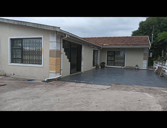 4 BEDROOM HOUSE FOR SALE IN CAVERSHAM GLEN